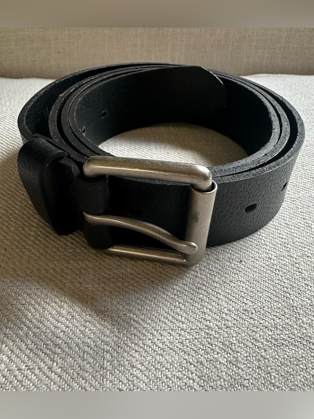 Classic Black Leather Men's Belt - Unbranded size 46-48